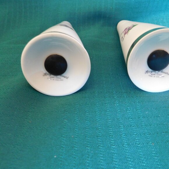Royal Stuart purple violets salt and pepper set near mint condition - Picture 6 of 7